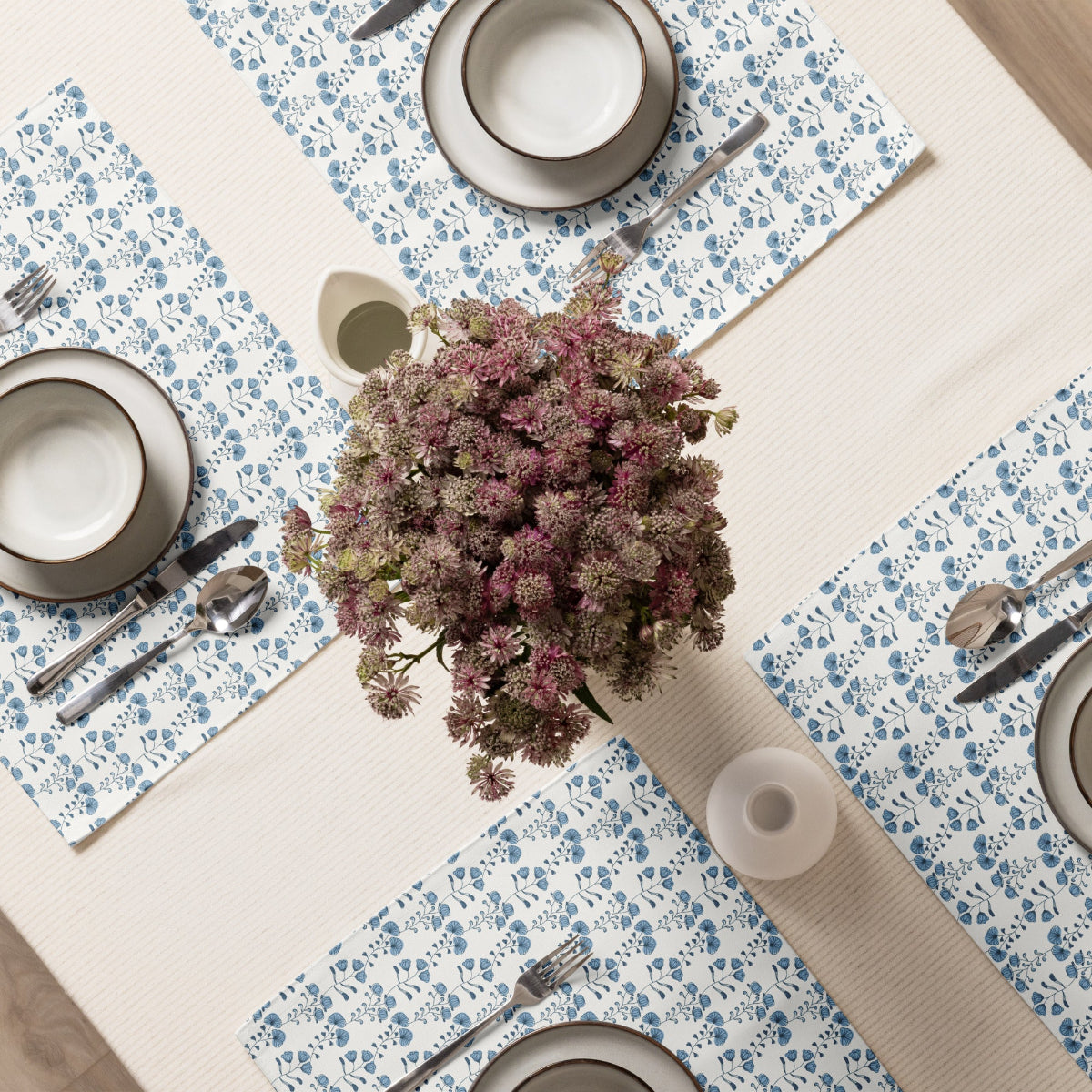 These beautiful floral placemats are inspired by the delft technique and incorporate the classic blue and white color palette. 